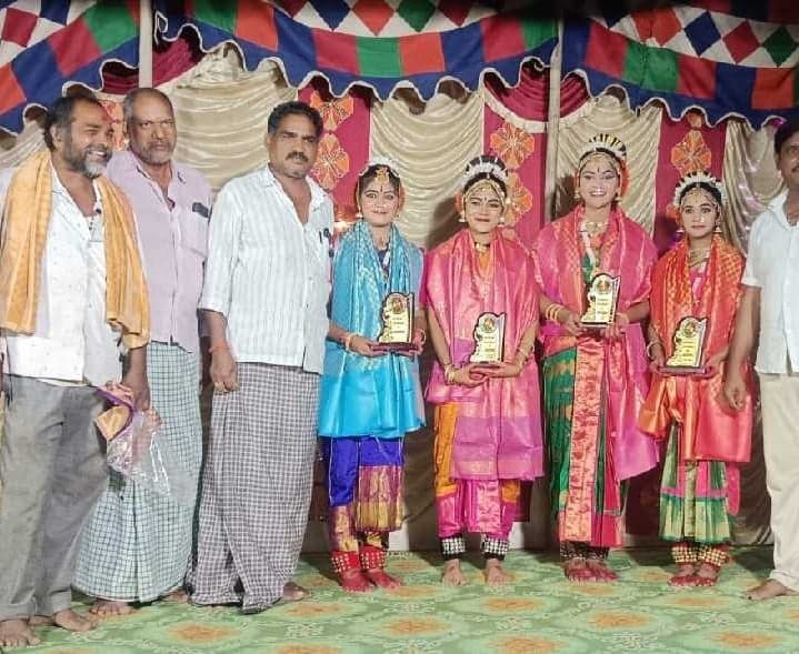 అంగరలో ఘనంగా వినాయక నవరాత్రి ముగింపు వేడుకలు - Udayam