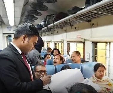 రైలు ప్రయాణికులకు ఐడీ తప్పనిసరి