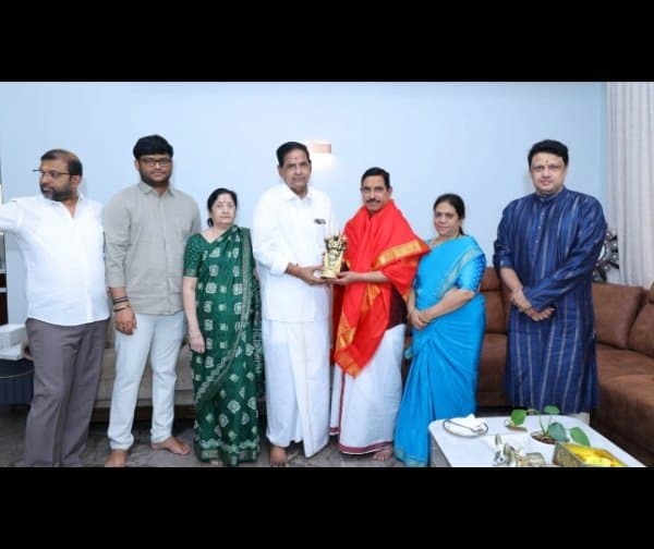 తితిదే ఛైర్మన్‌తో కేంద్రమంత్రి భేటీ
