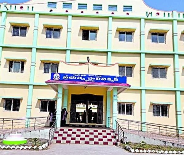 పాలిటెక్నిక్‌ కోర్సులకు పెరిగిన ఆదరణ