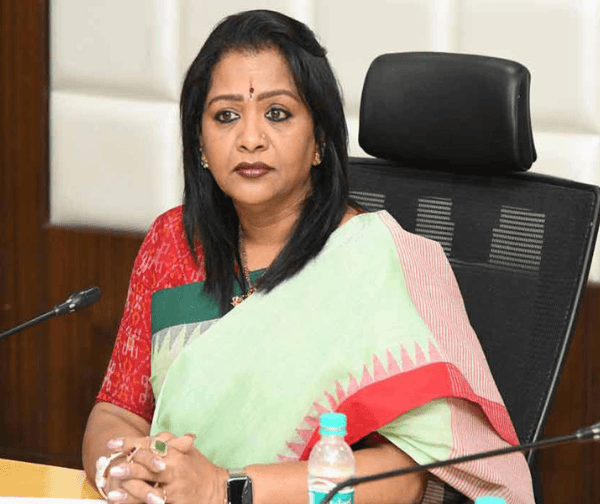 మహిళా కమిషన్‌ ఛైర్‌పర్సన్‌గా గద్వాల విజయలక్ష్మి