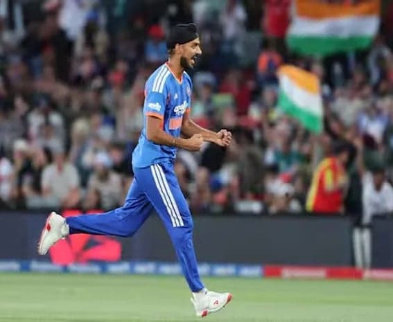 చరిత్రకు ఒక్క వికెట్‌ దూరంలో అర్ష్‌దీప్‌