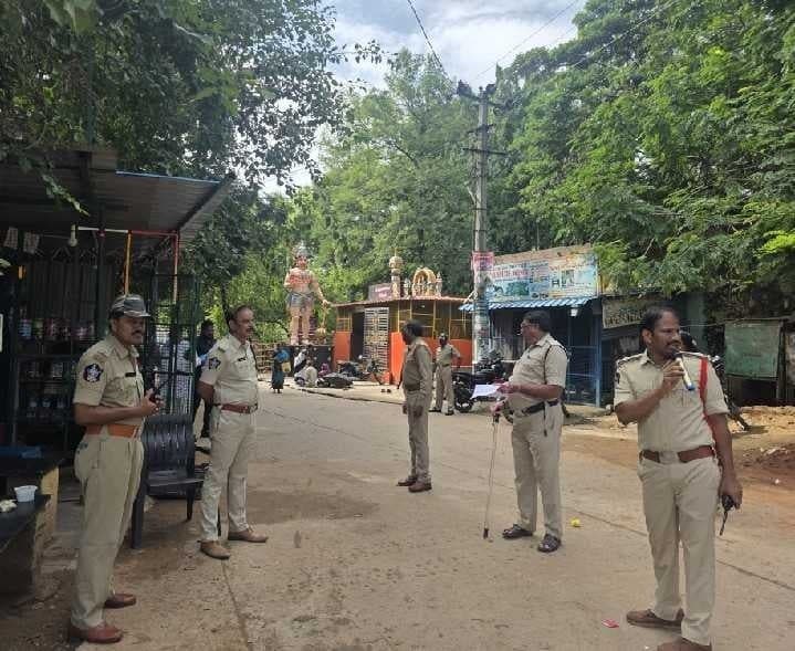 కోడూరులో ప్రశాంతంగా నామినేషన్ల పరిశీలన - Udayam