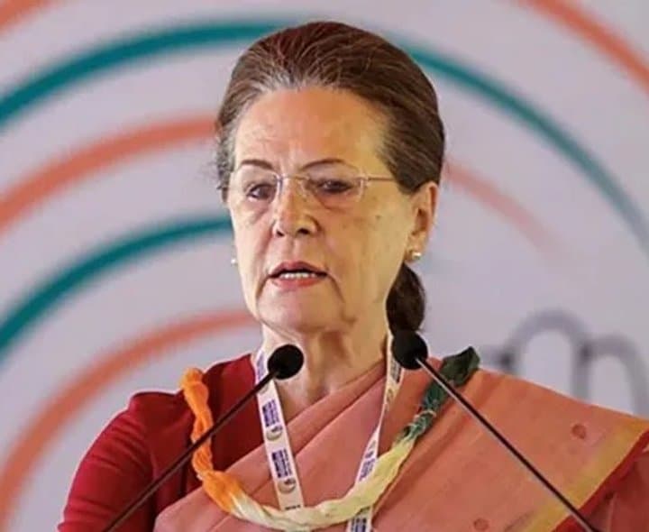 సోనియా గాంధీ విమర్శలు