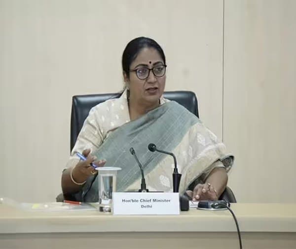 కోచింగ్ సెంటర్లకు నెల గడువు: సీఎం రేఖ గుప్తా - Udayam Digital