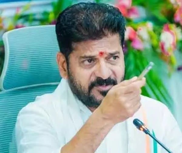 పాలమూరు ప్రాజెక్టులపై సీఎం రేవంత్ సమీక్ష: వేగవంతం చేయాలని ఆదేశం - Udayam Digital