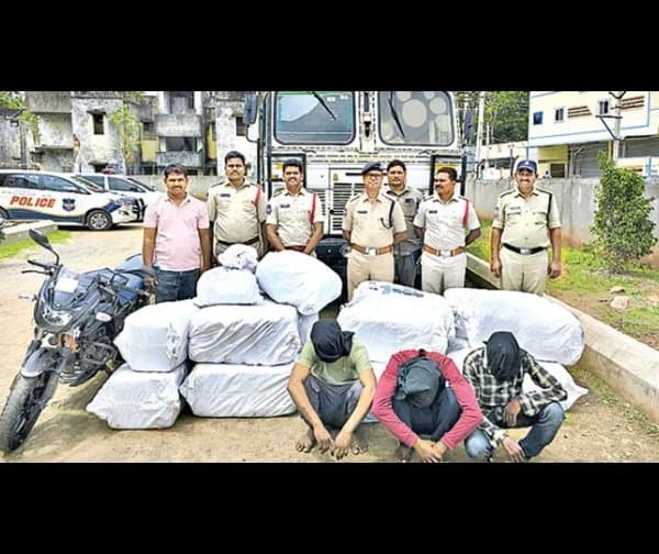 గంజాయి అక్రమ రవాణాపై పోలీసుల నిఘా