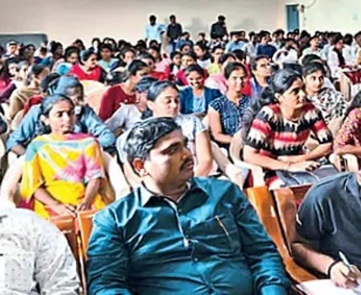 నైపుణ్య శిక్షణతో ఉజ్వల భవిష్యత్తు