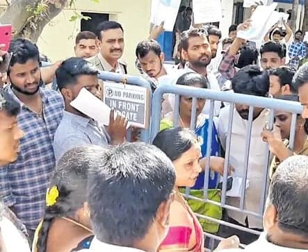 ఎన్నిక ఏదైనా వైకాపా పంథా - Udayam