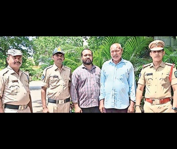 ఉద్యోగాల మోసం: ఇద్దరికి జైలు