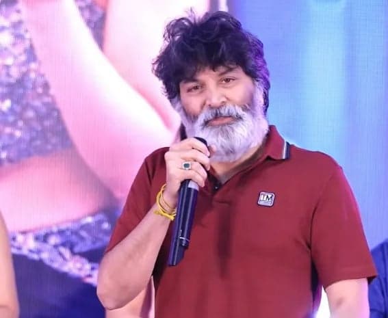 వెంకటేశ్‌ నా ఫెవరెట్ హీరో: త్రివిక్రమ్