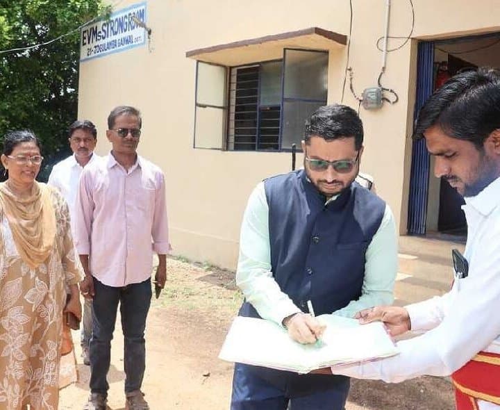ఈవీఎం గోడౌన్ల వద్ద పటిష్ట భద్రత
