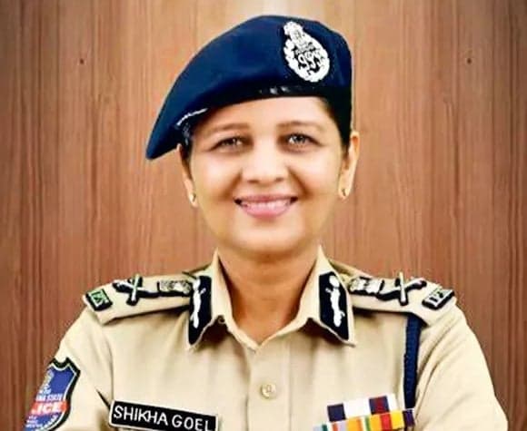 సైబర్‌ మోసాలపై అవగాహనకు ‘నైట్‌వాక్‌’