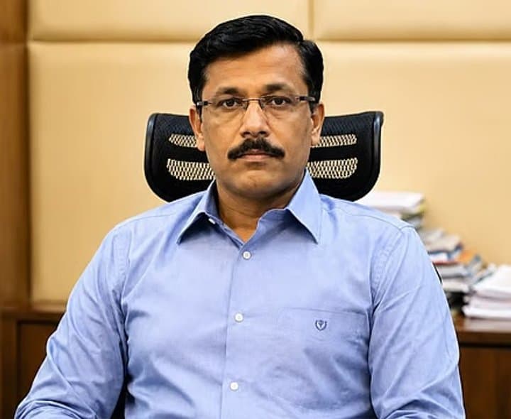 ముండేపై హైకోర్టు ఆగ్రహం మరుసటి రోజే తనిఖీలు