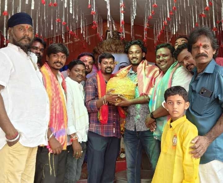 గణేశ్ లడ్డూను దక్కించుకున్న ఆజీజ్ - Udayam