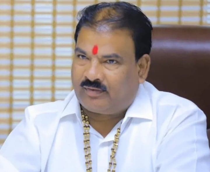 రైతుల అంత్యక్రియలకు వెళ్లొద్దు: శివసేన ఎమ్మెల్యే