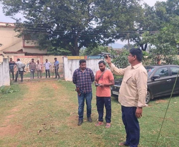 కొయ్యూరులో డ్రోన్లతో పోలీసుల నిఘా - Udayam
