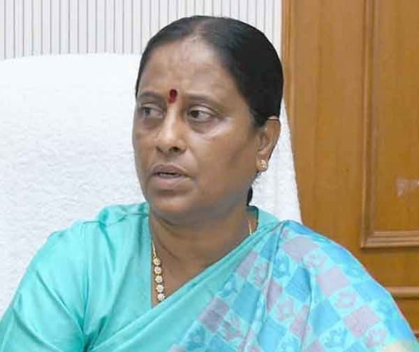 ఎమ్మెల్యే కడియంపై మంత్రి సురేఖ ఫిర్యాదు