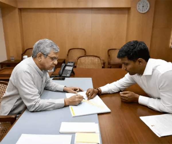 రామాయపట్నం పోర్టుకు రైలు మార్గం: కేంద్రమంత్రికి ఎంపీ లావు విజ్ఞప్తి - Udayam Digital