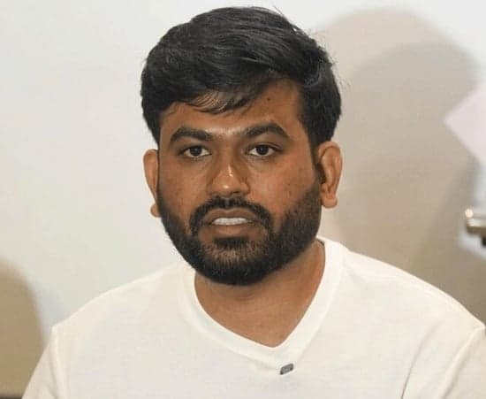 దీప్కే అరెస్ట్.. పోలీసులతో వాగ్వాదం