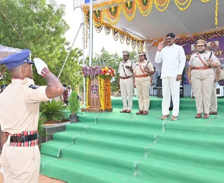 చెముడుగుంటలో కానిస్టేబుళ్ల పాసింగ్‌ అవుట్‌ - Udayam