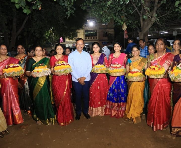 బతుకమ్మ వేడుకల్లో సజ్జనార్‌ - gallery image 4