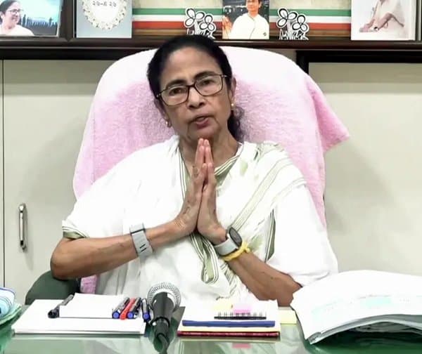 గుర్తు ఎవరిదో తేల్చేందుకు ఈసీ గడువు