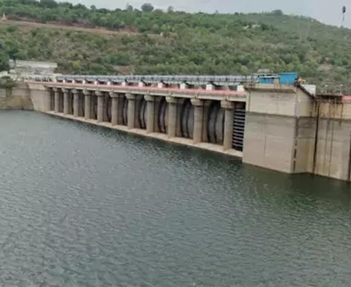 శ్రీశైలానికి వరద ఉధృతి