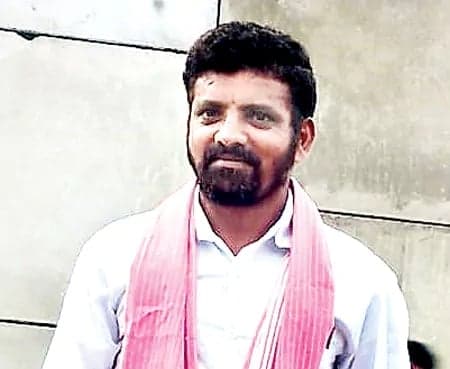 భార్య వేధింపులు తాళలేక కూలీ ఆత్మహత్య