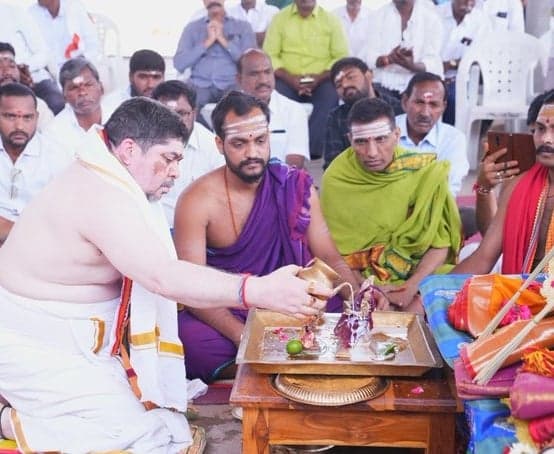 హుస్నాబాద్‌లో 18వ మహా చండీయాగం నిర్వహించిన పొన్నం