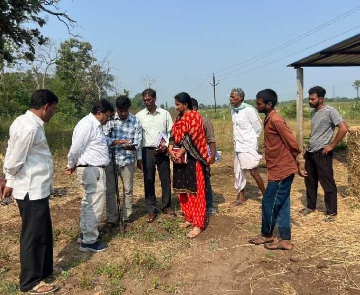 ఇక్బాల్‌పూర్‌లో భూముల రీసర్వే తనిఖీ - Udayam
