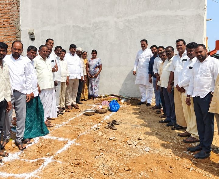 వెల్దండలో ఇందిరమ్మ ఇంటికి భూమిపూజ - Udayam