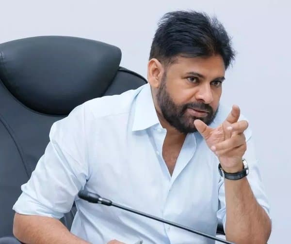 రాజకీయాల్లో హుందాగా ఉండాలి: పవన్ కల్యాణ్ - Udayam Digital