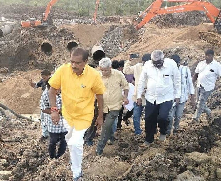రీయింబర్స్‌మెంట్ నిధుల దారి మళ్లింపు?
