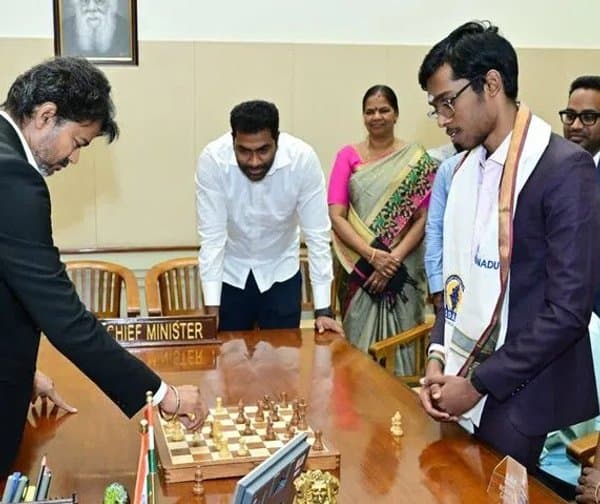 సీఎం విజయ్‌కు చెక్ పెట్టిన ప్రజ్ఞానంద - Udayam Digital