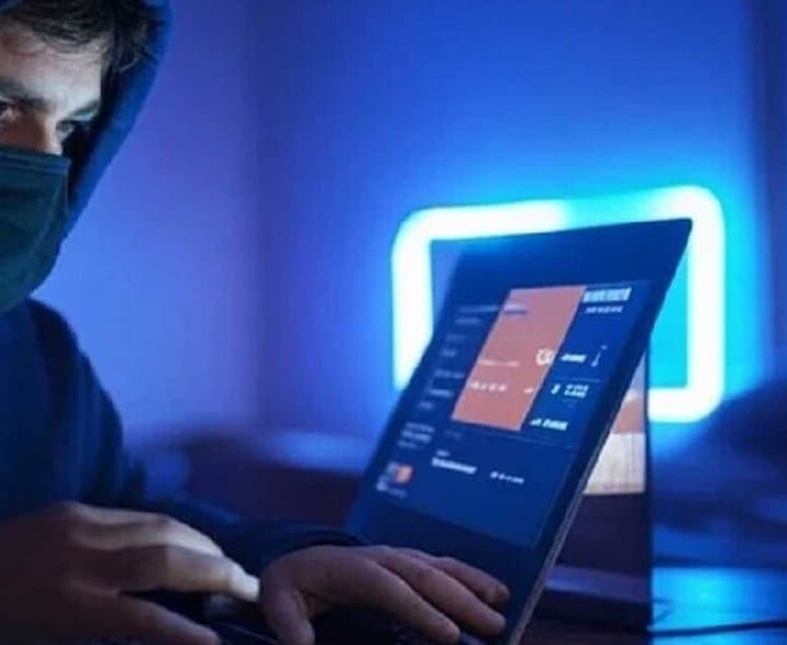 ICICI బ్యాంక్‌ పేరుతో మోసం భారీగా నగదు స్వాహా