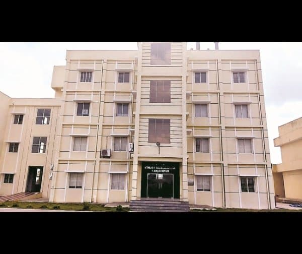 రూ.కోటి ఇస్తే ల్యాబ్‌కు మోక్షం