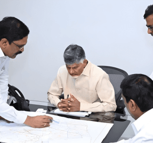 ఏపీలో పోర్టు కనెక్టివిటీ హైవేల అభివృద్ధి: ఆర్ అండ్ బీ ప్రాజెక్టులపై సీఎం చంద్రబాబు సమీక్ష.