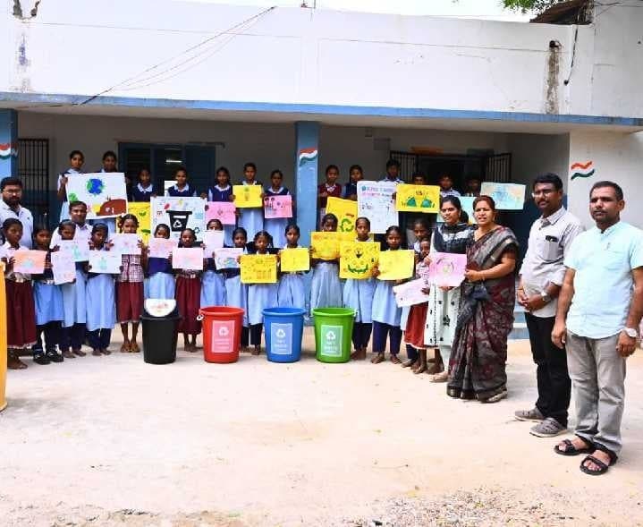 ఉత్తమ ఫలితాల సాధనకు కృషి చేయాలి: డీఈఓ - Udayam