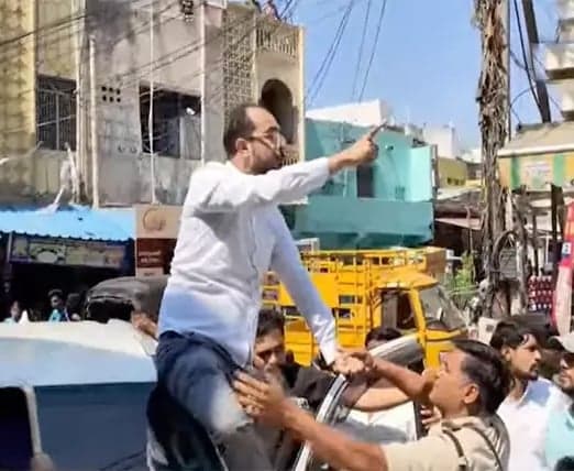 కర్నూలులో టీడీపీ కార్యకర్తలకు మాజీ ఎమ్మల్యే బెదిరింపులు