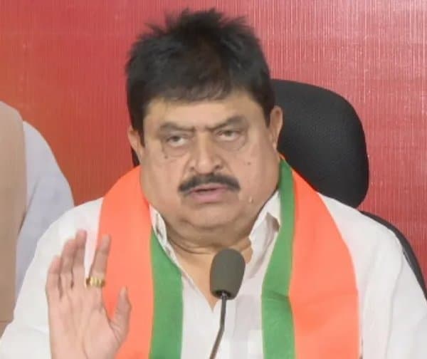 పవన్‌పై సెంటిమెంట్‌ రాజకీయం వద్దు: రాంచందర్ రావు