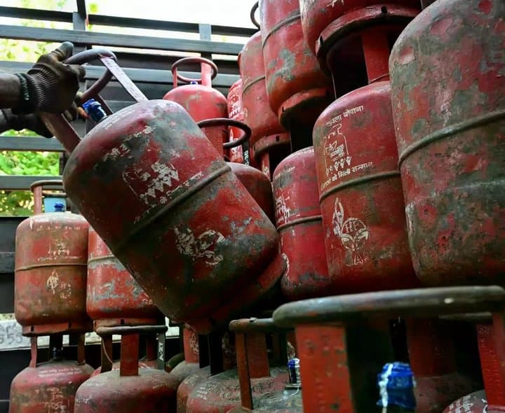 LPG e-KYC: గ్యాస్ కనెక్షన్లపై ఆయిల్ కంపెనీల హెచ్చరిక
