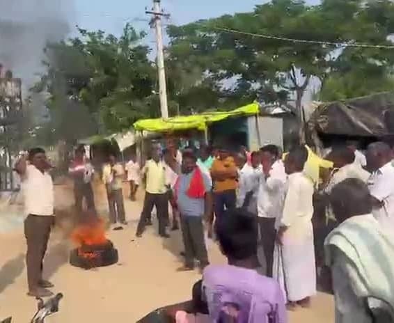 విద్యుత్ కోతలపై మాధారం రైతుల నిరసన - Udayam