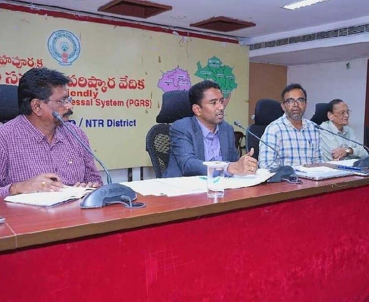 ఎన్టీఆర్‌ వైద్య సేవల్లో అక్రమ వసూళ్లపై కొరడా