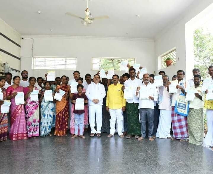 రాయదుర్గంలో 42 మందికి CMRF సాయం - Udayam