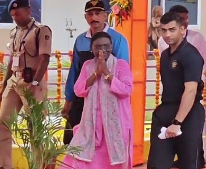 ఒడిశాలో ఆలయాన్ని సందర్శించిన రాష్ట్రపతి
