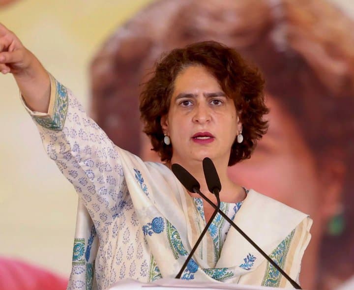 152 పేపర్లు లీకైనా ఒక్కరికీ శిక్ష లేదు.. ఇదేనా బీజేపీ పాలన?