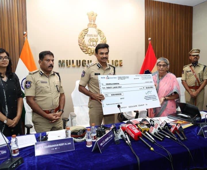 మావోయిస్టు రాష్ట్ర కమిటీ సభ్యురాలు సమతా లొంగుబాటు