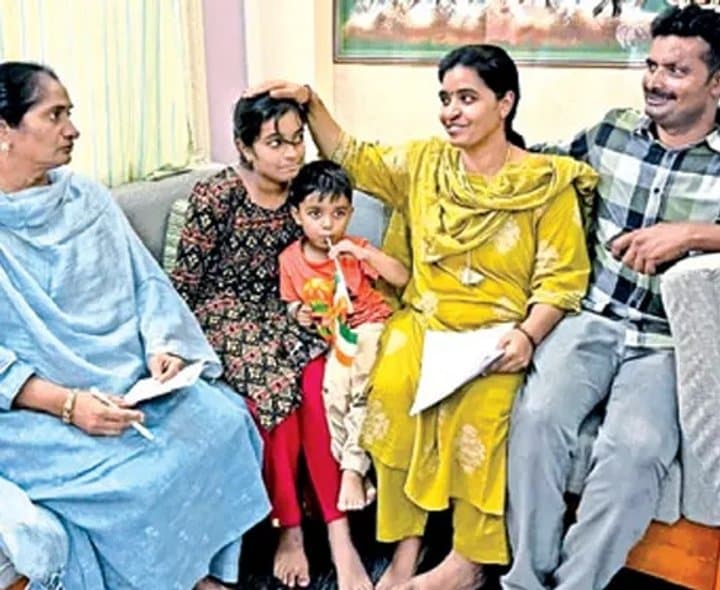 డీఎస్సీ ఉద్యోగం.. లంచం లేనిదే!