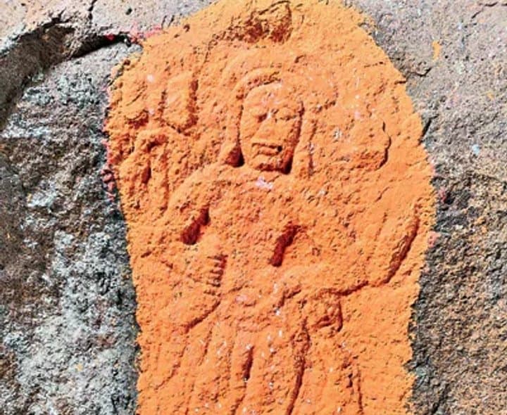 పెద్దాపురంలో 12వ శతాబ్దపు శిల్పాలు